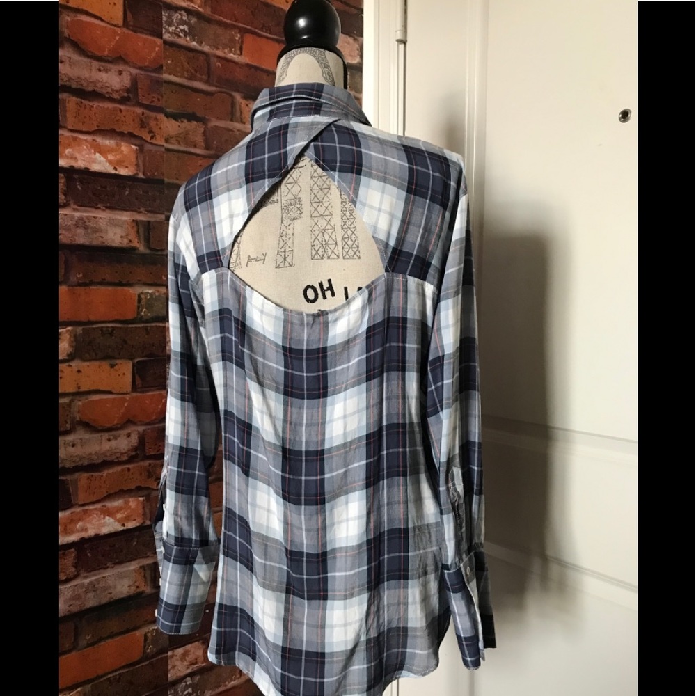 Women’s Plaid Shirt/ Back Cut-Out